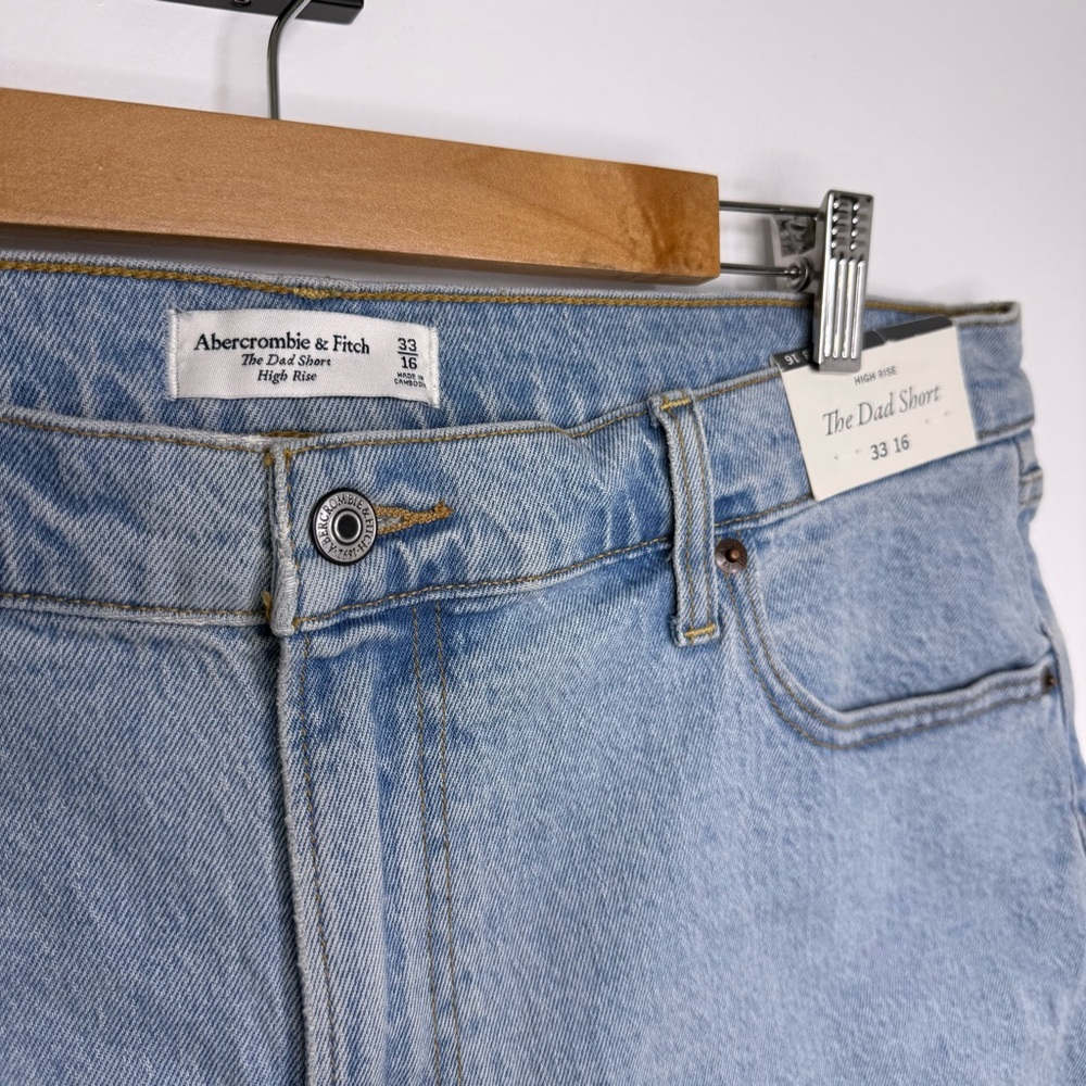 ABERCROMBIE NWT High Rise The Dad Light Wash Shorts - Picture 4 of 7